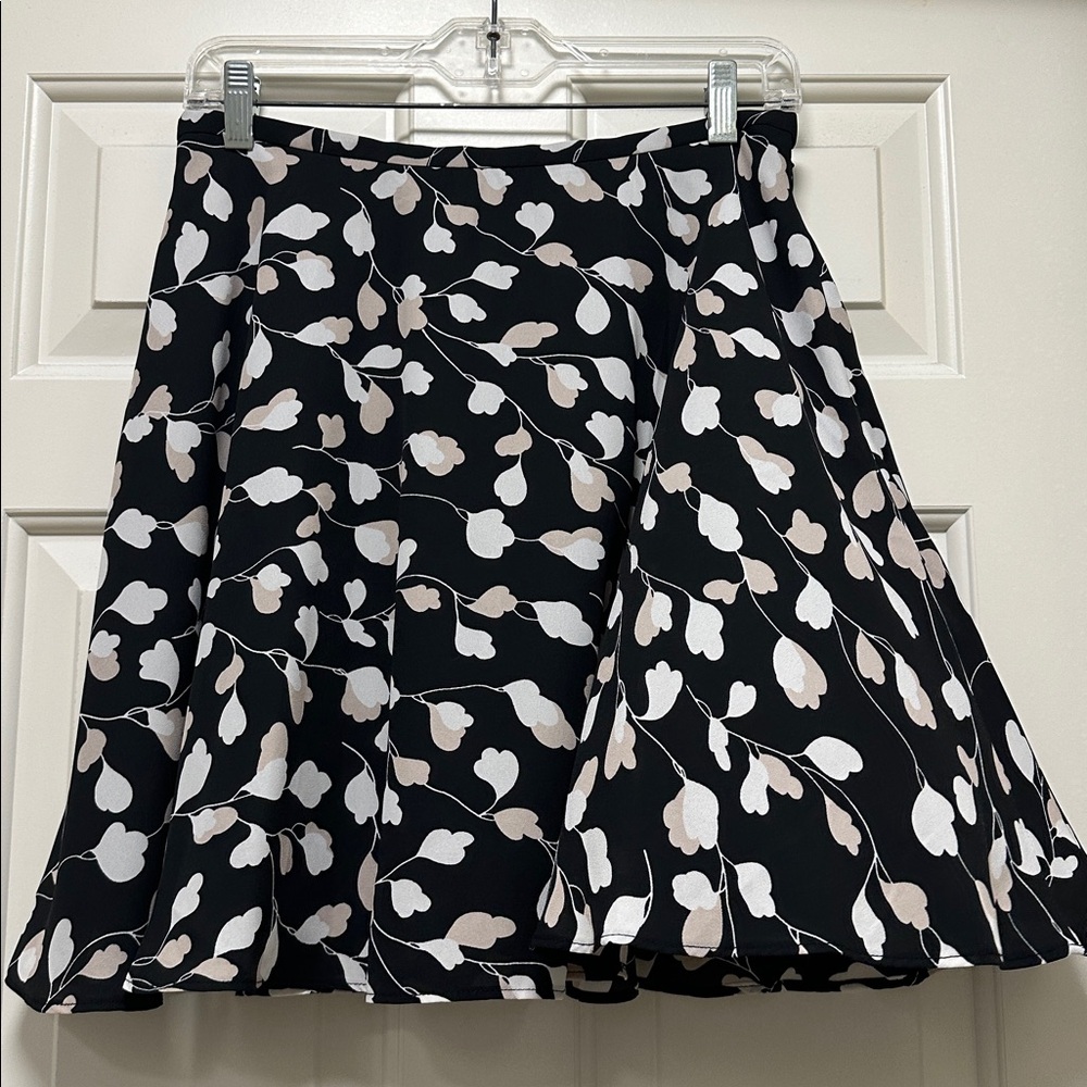 LOFT Black and White Floral Skirt size small